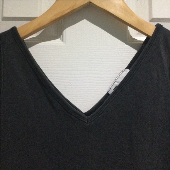 Jean Work & Company Women’s Black V-Neck Tank Top - Picture 5 of 7